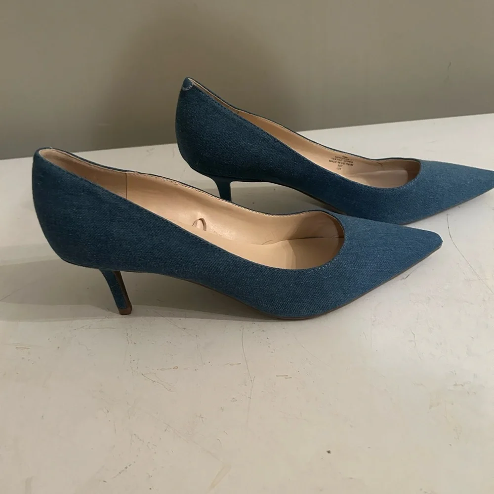 Marc Fisher Blue Pointed Toe Heels - Picture 2 of 8
